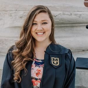 Meet your Posher, Kayla